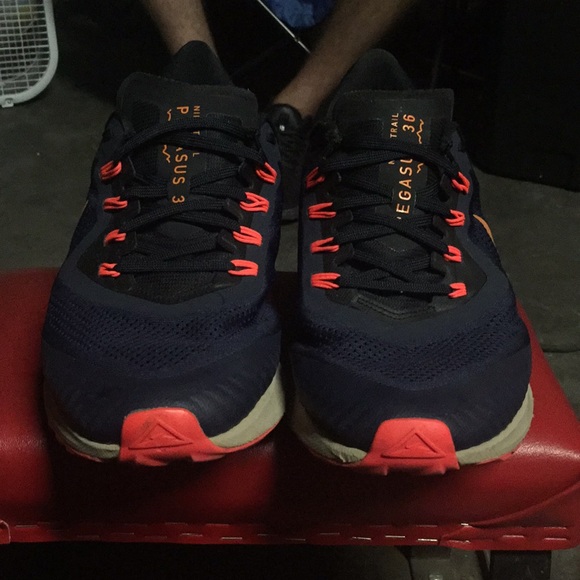 Nike Zoom Trail Runners - Picture 3 of 4